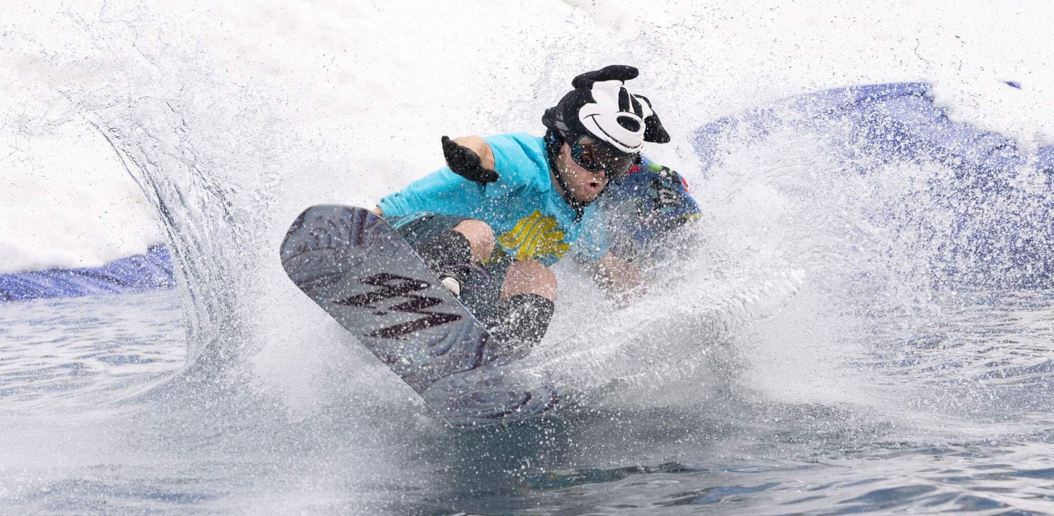 04_02_22 pond skim00895.jpg